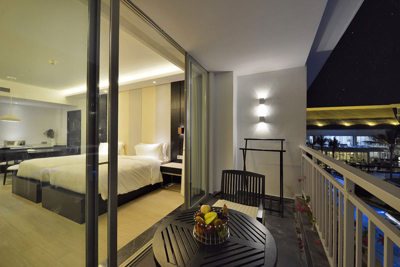 Palace Resort Yalong Bay Sanya Luoyushangcun ภายนอก รูปภาพ