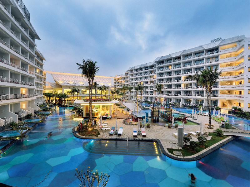 Palace Resort Yalong Bay Sanya Luoyushangcun ภายนอก รูปภาพ