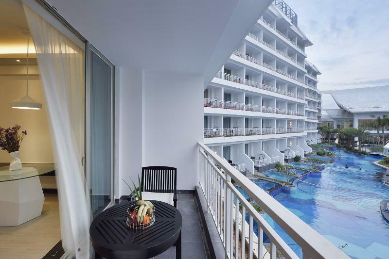 Palace Resort Yalong Bay Sanya Luoyushangcun ภายนอก รูปภาพ
